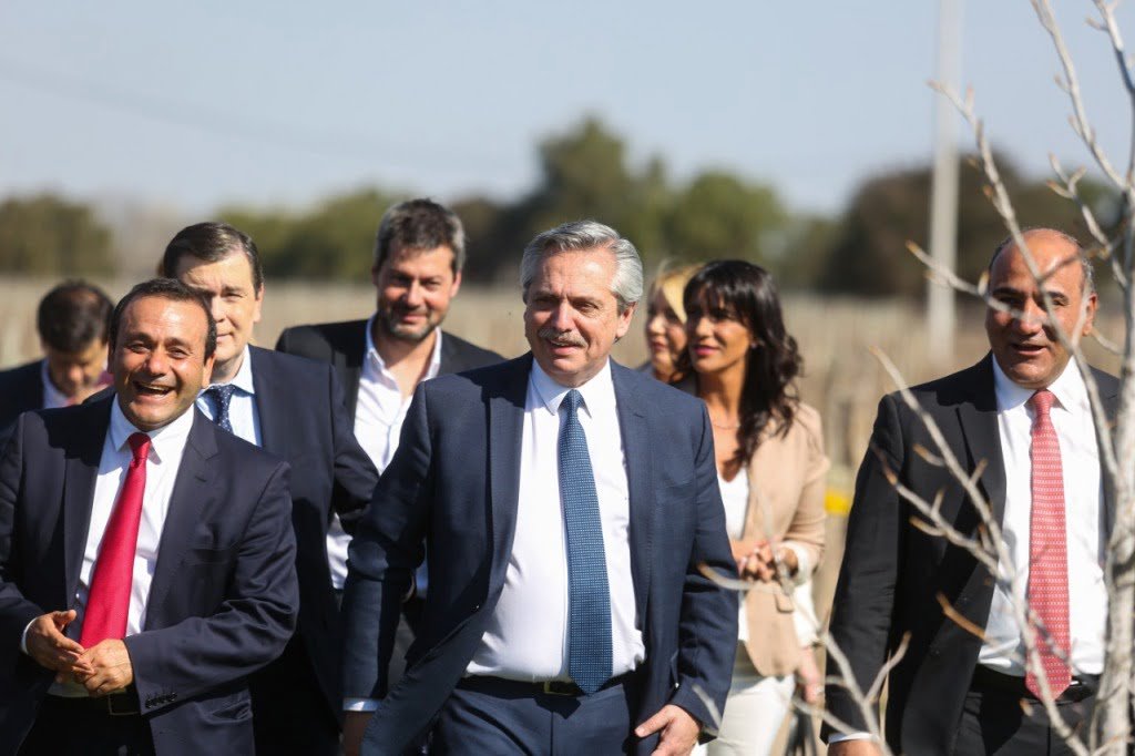 El presidente electo Alberto Fernández agradeció al gobernador electo Oscar Herrera Ahuad y al conductor Carlos Rovira por el “aplastante triunfo” en Misiones