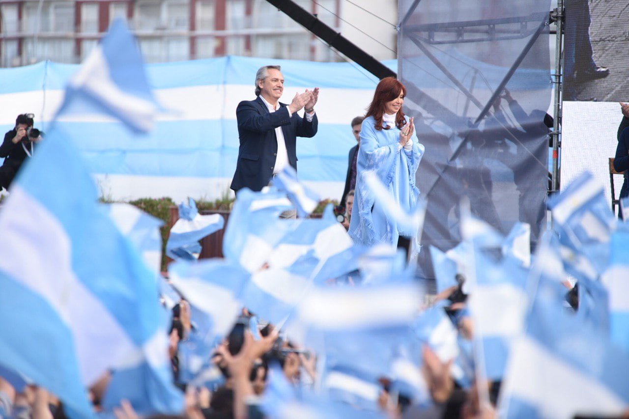 Tras el escrutinio definitivo se confirmó el triunfo de Alberto Fernández por 8 puntos