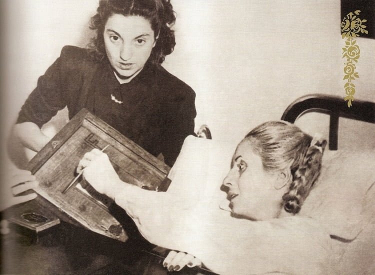 11 de Noviembre: el dia que Evita votó por única vez con la urna en un hospital