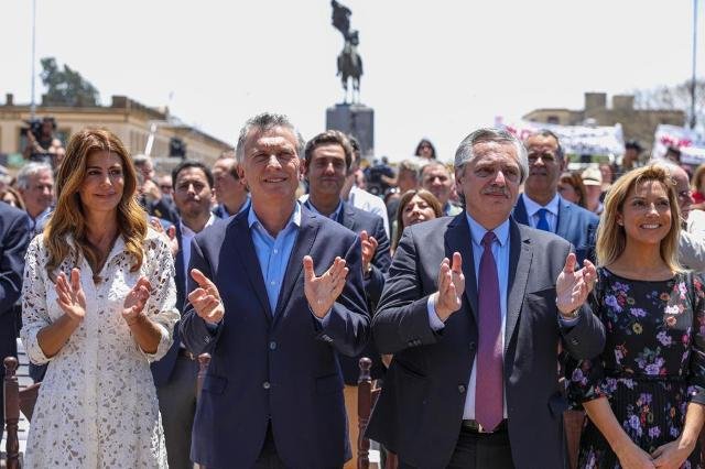 Alberto Fernández y Mauricio Macri participaron de la misa por el dia de la Virgen en Luján