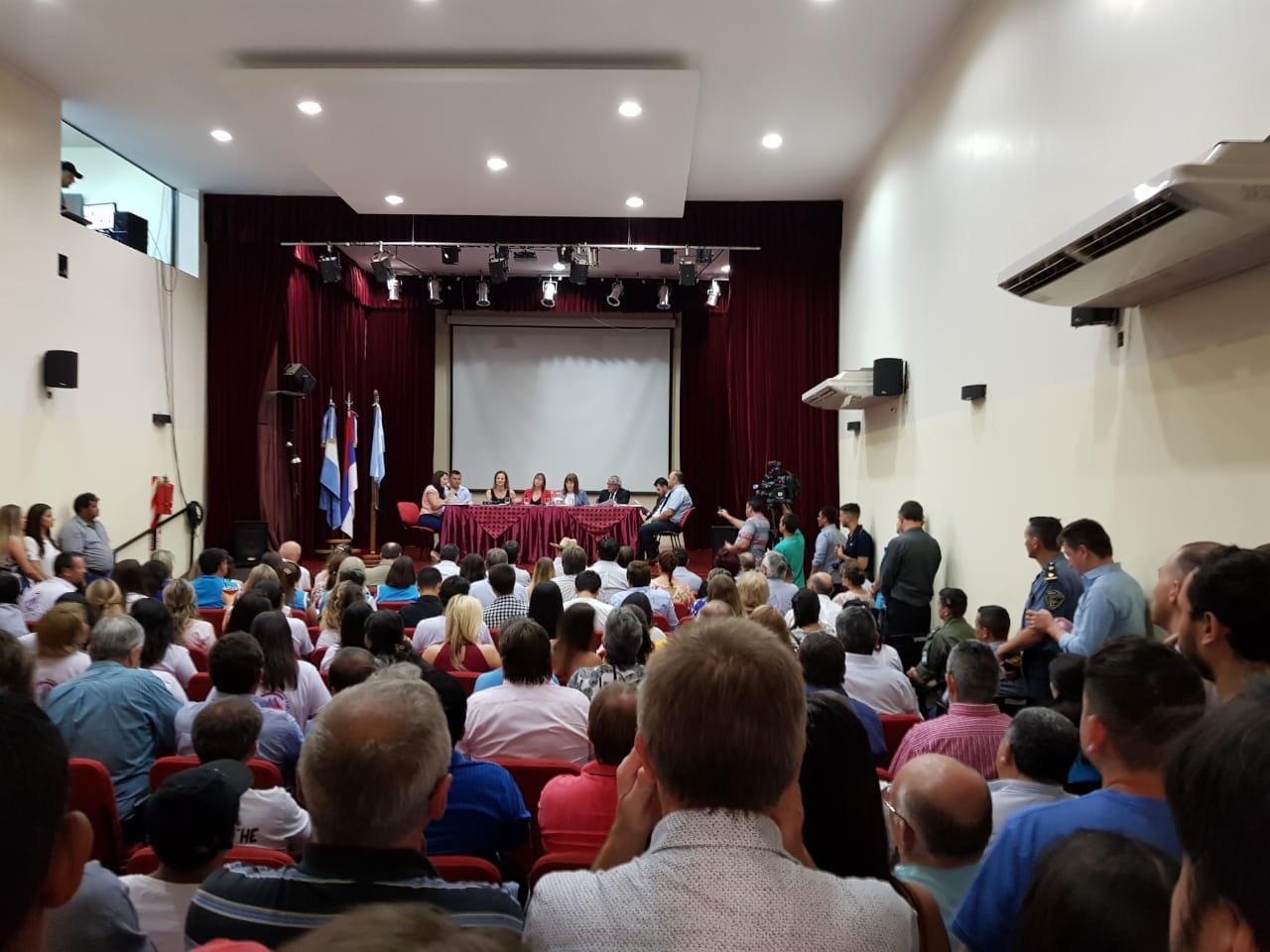 En Aristóbulo del Valle se llevó a cabo el acto de asunción de los nuevos concejales electos y el intendente