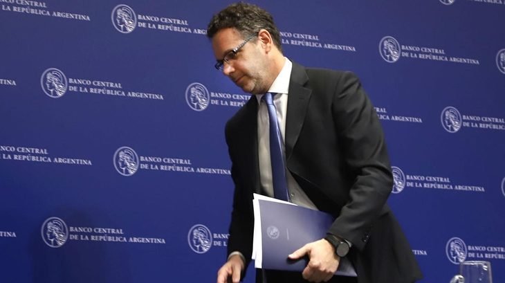 Sandleris hizo oficial su renuncia del Banco Central a partir del 10 de diciembre