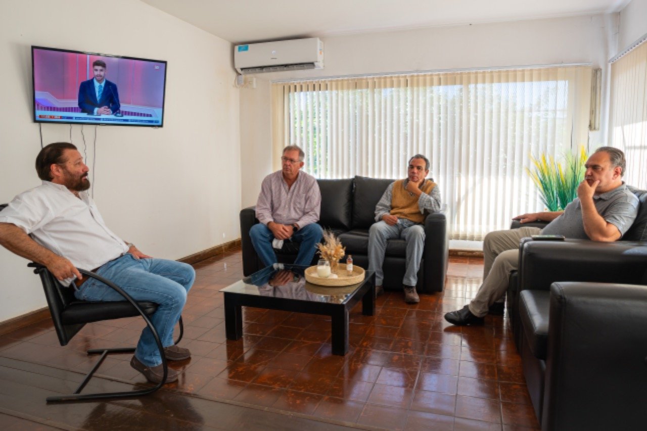 EL PRESIDENTE DEL IFAI VISITÓ LA COOPERATIVA CAINGUÁS